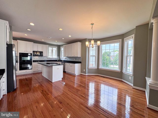 22827 OAKGROVE RD, Sterling, VA 20166