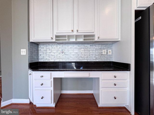 22827 OAKGROVE RD, Sterling, VA 20166