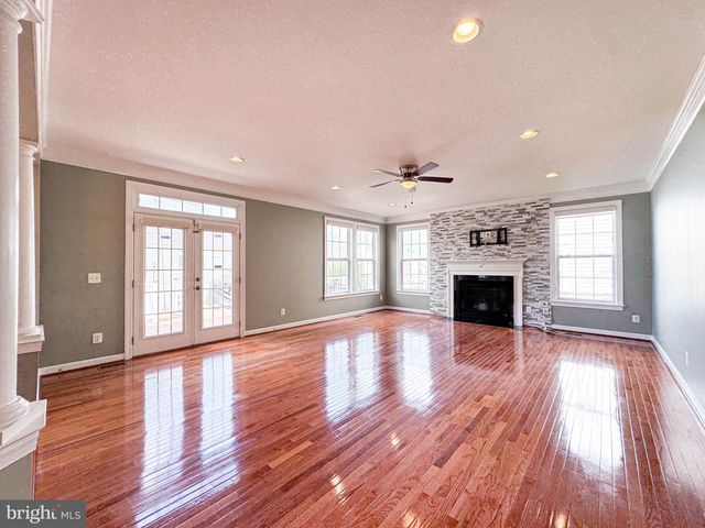 22827 OAKGROVE RD, Sterling, VA 20166