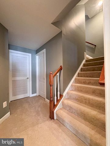 22827 OAKGROVE RD, Sterling, VA 20166
