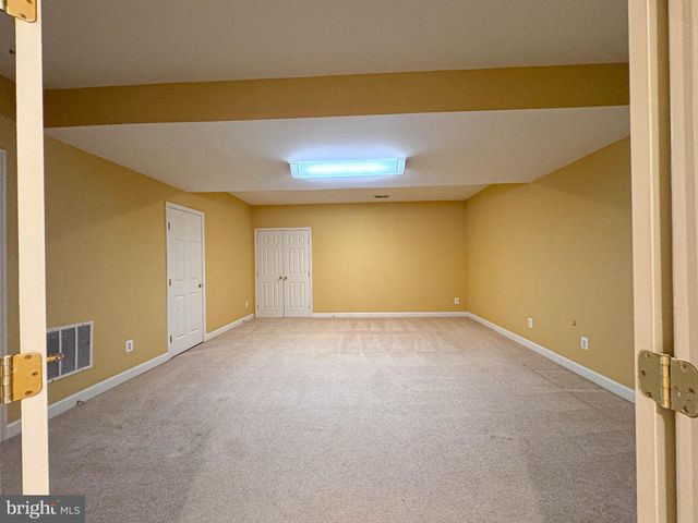 22827 OAKGROVE RD, Sterling, VA 20166