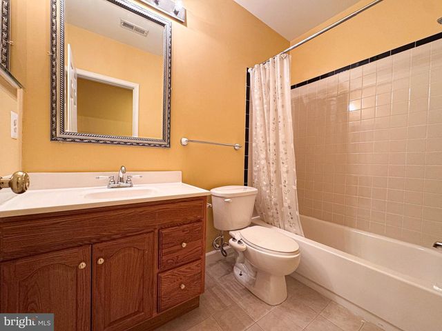 22827 OAKGROVE RD, Sterling, VA 20166
