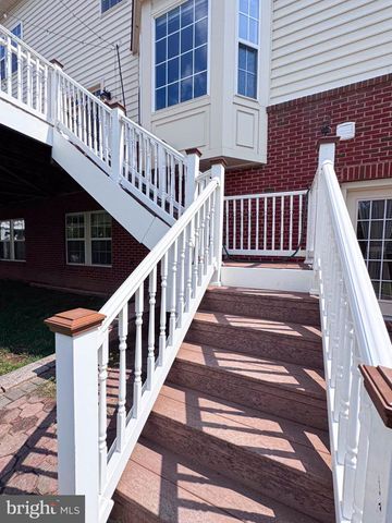 22827 OAKGROVE RD, Sterling, VA 20166