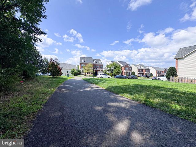 22827 OAKGROVE RD, Sterling, VA 20166