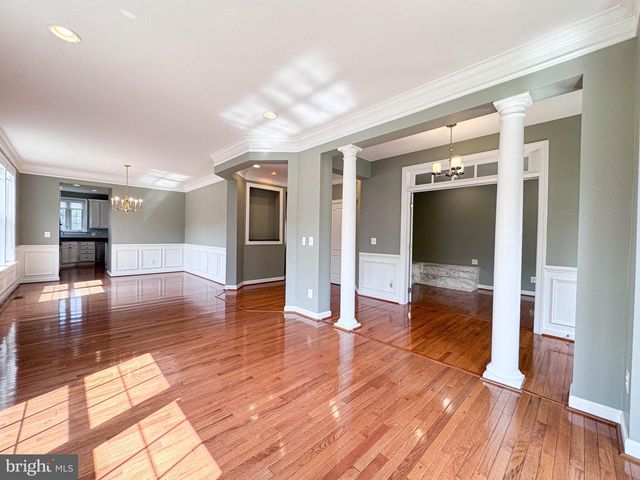 22827 OAKGROVE RD, Sterling, VA 20166