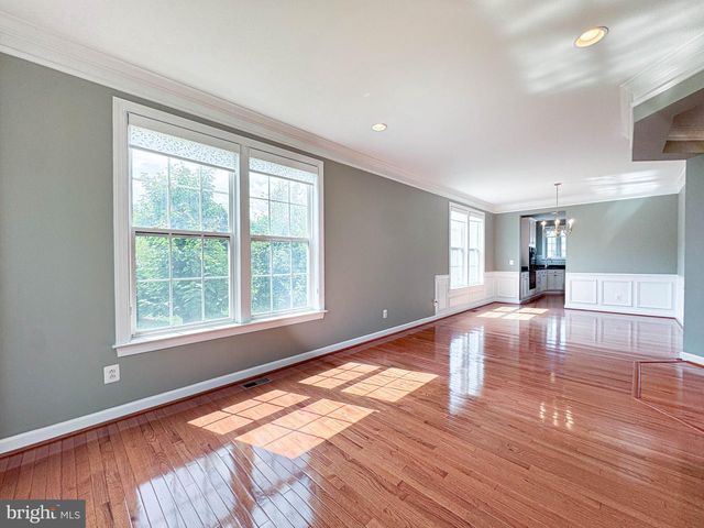 22827 OAKGROVE RD, Sterling, VA 20166