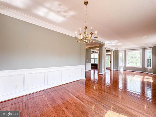 22827 OAKGROVE RD, Sterling, VA 20166