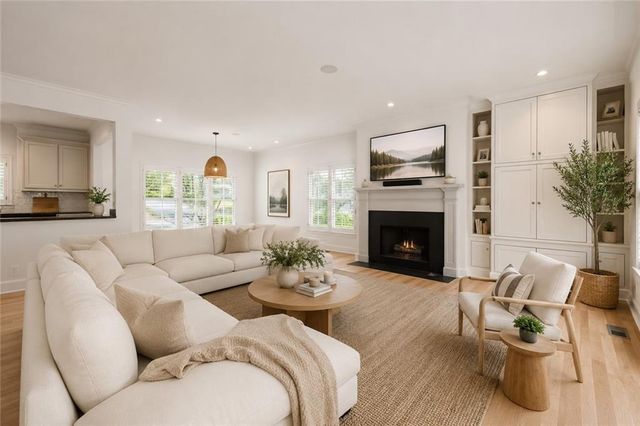 2190 Stephen Long Drive NE, Atlanta, GA 30305