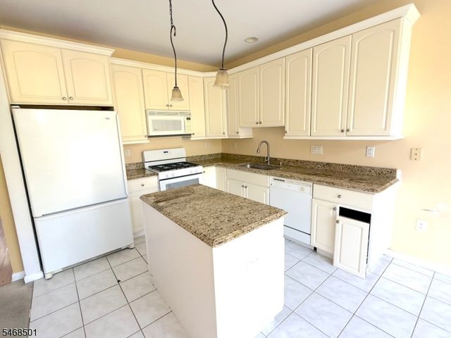 5 Magnolia Ln, Cedar Grove Twp., NJ 07009