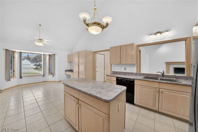 6284 S Applecross Road, Highland Heights, OH 44143