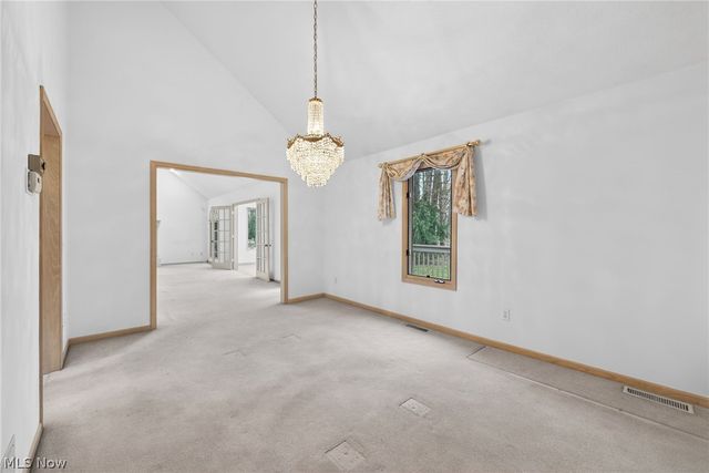 6284 S Applecross Road, Highland Heights, OH 44143