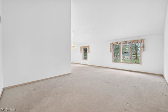 6284 S Applecross Road, Highland Heights, OH 44143