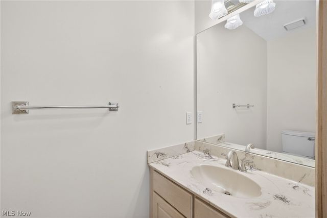 6284 S Applecross Road, Highland Heights, OH 44143