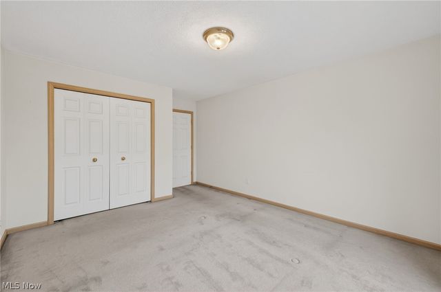 6284 S Applecross Road, Highland Heights, OH 44143