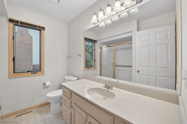 6284 S Applecross Road, Highland Heights, OH 44143