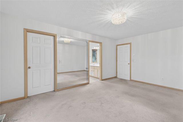 6284 S Applecross Road, Highland Heights, OH 44143