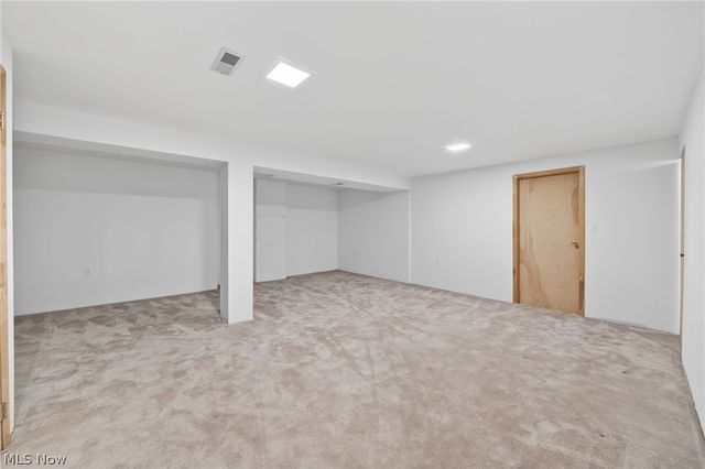 6284 S Applecross Road, Highland Heights, OH 44143