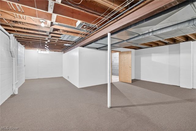 6284 S Applecross Road, Highland Heights, OH 44143