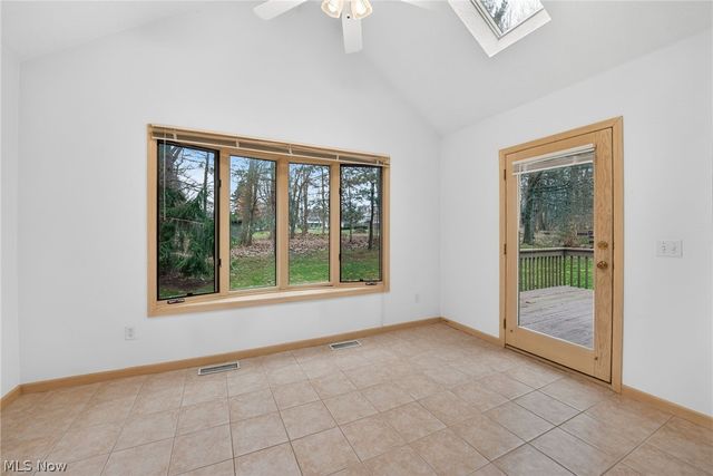 6284 S Applecross Road, Highland Heights, OH 44143