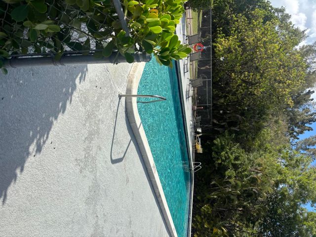 2980 Riverside Drive 323-3, Coral Springs, FL 33065