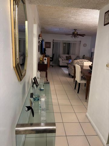 2980 Riverside Drive 323-3, Coral Springs, FL 33065