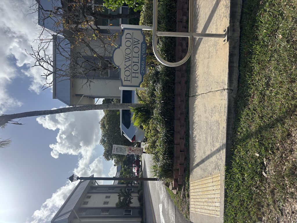 2980 Riverside Drive 323-3, Coral Springs, FL 33065