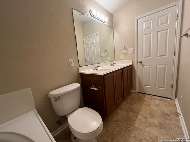 2703 Skybound, San Antonio, TX 78245