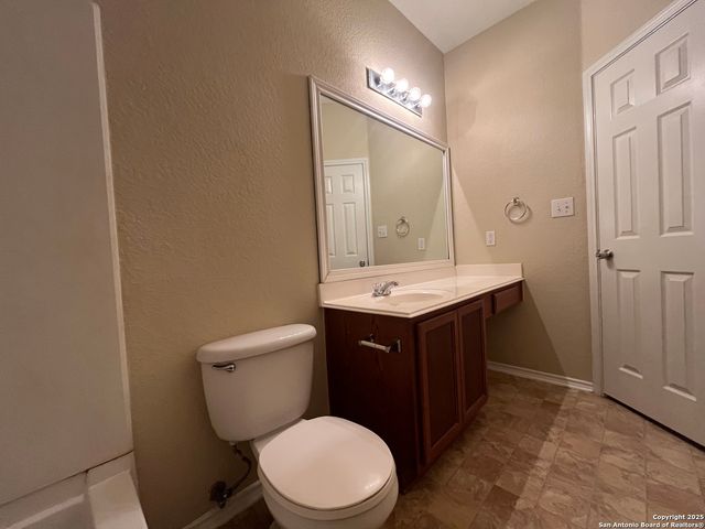 2703 Skybound, San Antonio, TX 78245