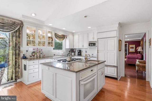 1803 COUNTRY CLUB DR, Cherry Hill, NJ 08003