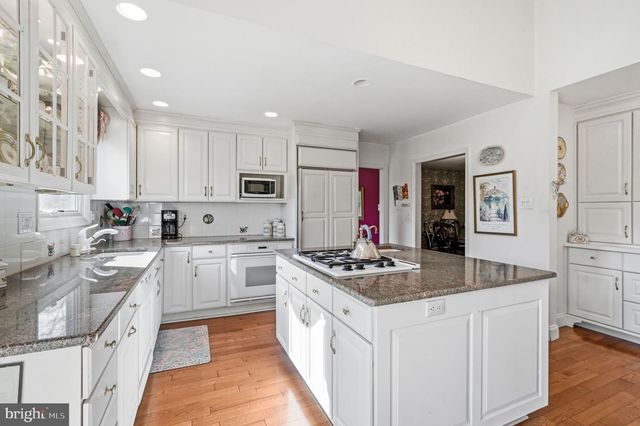 1803 COUNTRY CLUB DR, Cherry Hill, NJ 08003