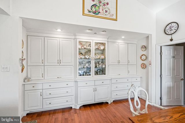 1803 COUNTRY CLUB DR, Cherry Hill, NJ 08003