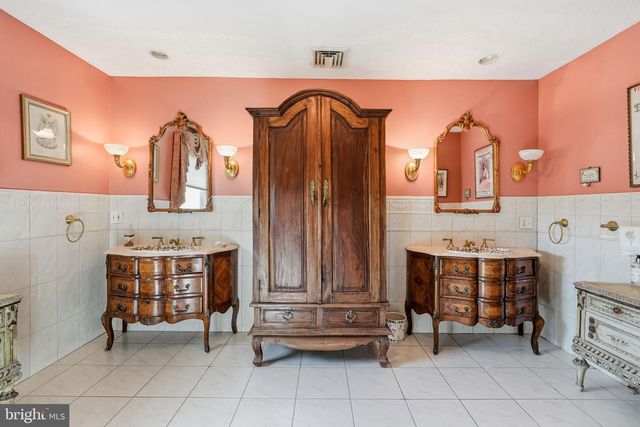 1803 COUNTRY CLUB DR, Cherry Hill, NJ 08003