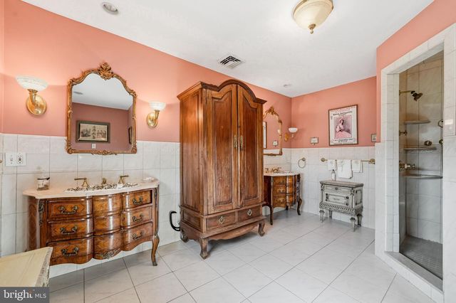 1803 COUNTRY CLUB DR, Cherry Hill, NJ 08003