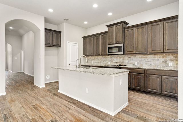 2020 GLEN HOLLOW, Seguin, TX 78155
