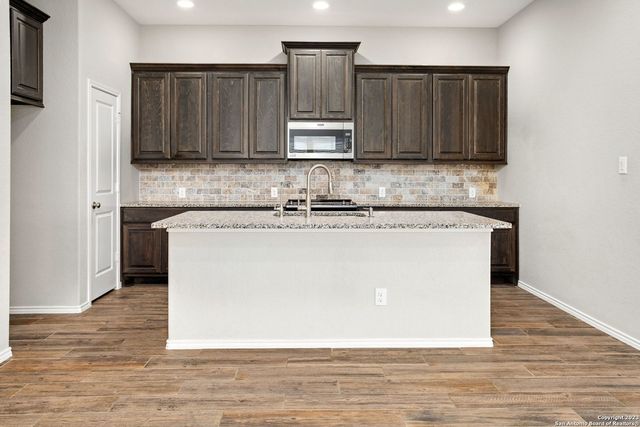 2020 GLEN HOLLOW, Seguin, TX 78155