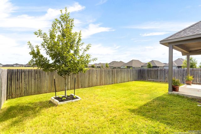 2020 GLEN HOLLOW, Seguin, TX 78155