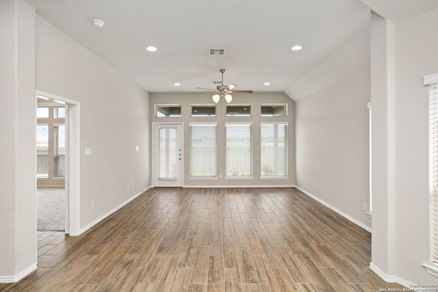 2020 GLEN HOLLOW, Seguin, TX 78155