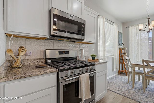 861 Via Glorieta, Santa Teresa, NM 88008