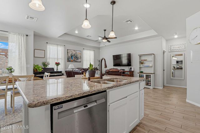 861 Via Glorieta, Santa Teresa, NM 88008