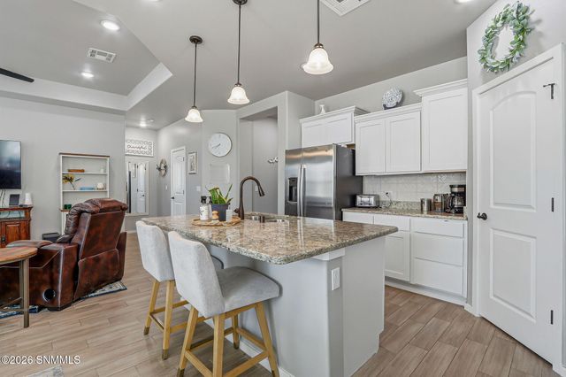 861 Via Glorieta, Santa Teresa, NM 88008