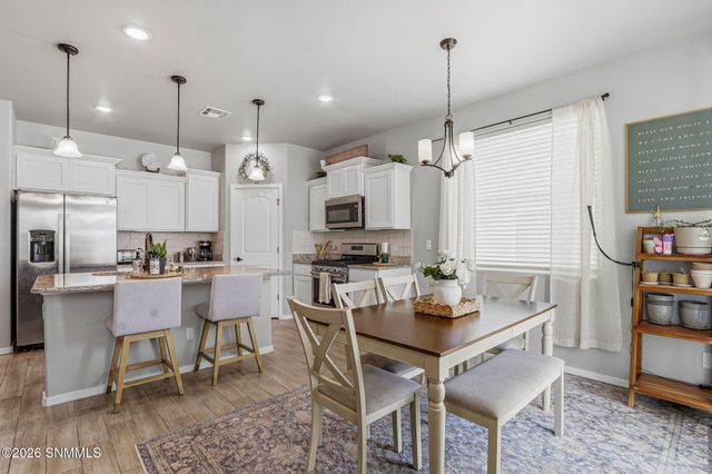 861 Via Glorieta, Santa Teresa, NM 88008
