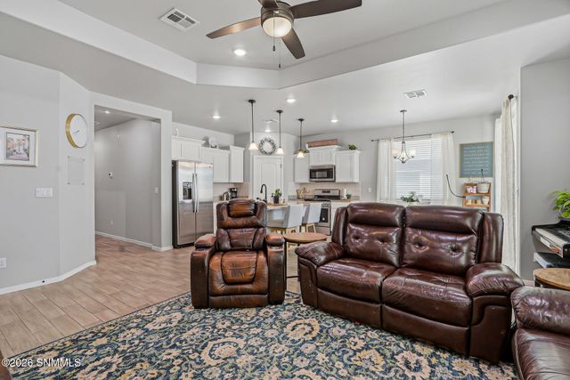 861 Via Glorieta, Santa Teresa, NM 88008