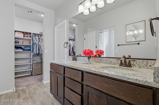 861 Via Glorieta, Santa Teresa, NM 88008