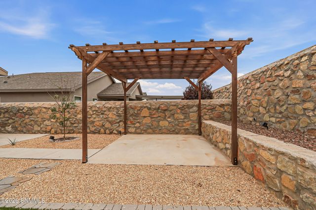 861 Via Glorieta, Santa Teresa, NM 88008