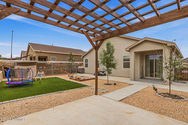 861 Via Glorieta, Santa Teresa, NM 88008