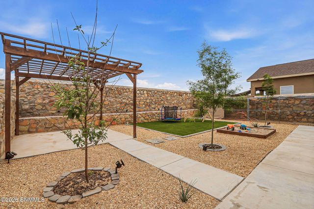 861 Via Glorieta, Santa Teresa, NM 88008