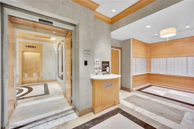 2777 Paradise Road 2002, Las Vegas, NV 89109