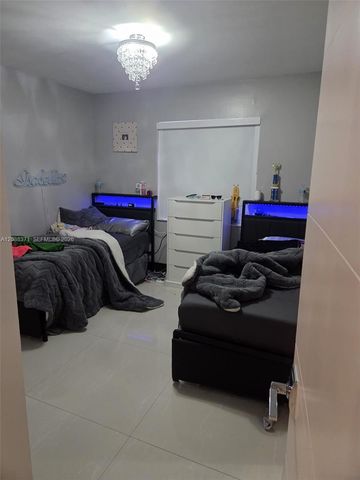 9085 NW 117th Street, Hialeah Gardens, FL 33018