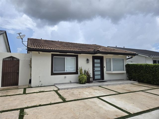9085 NW 117th Street, Hialeah Gardens, FL 33018