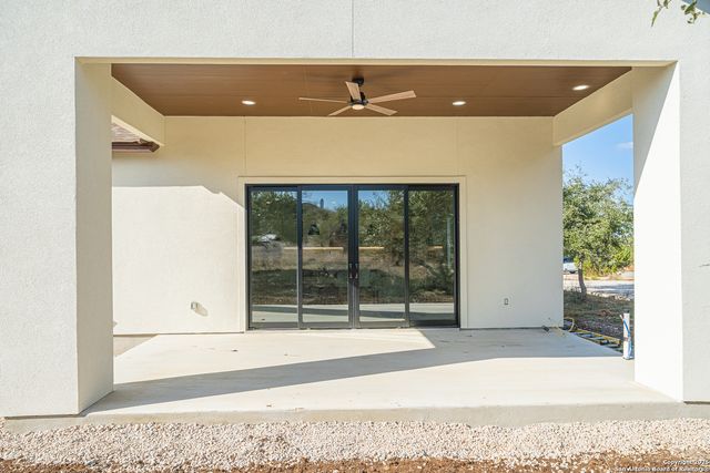 106 Solomon Adams, Blanco, TX 78606
